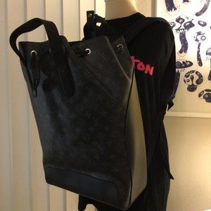 louis vuitton backpack explorer